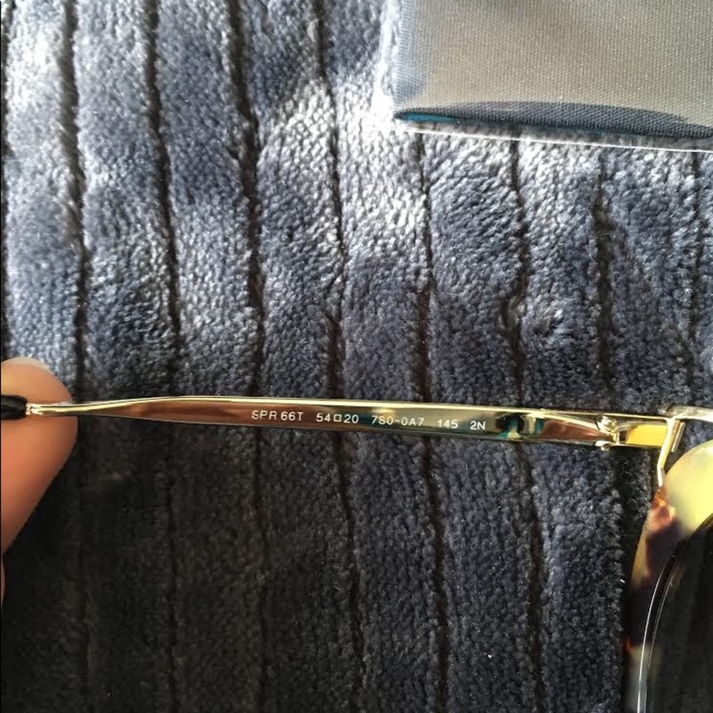 PRADA sunglasses - Picture 4 of 7